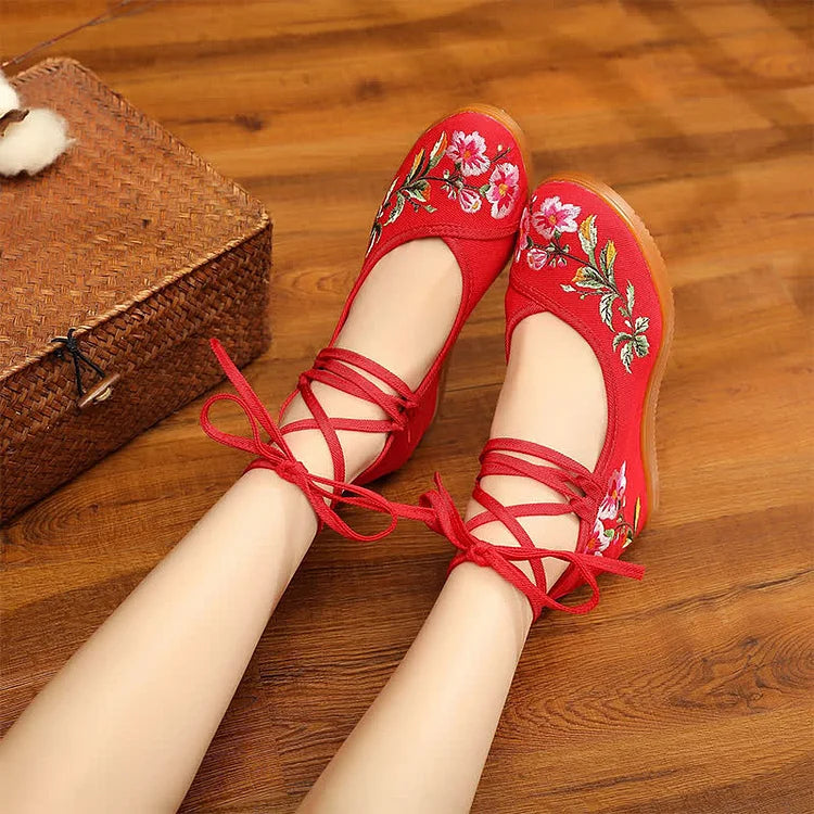Vintage Floral Embroidery Lace Up Flats Shoes (size 9)