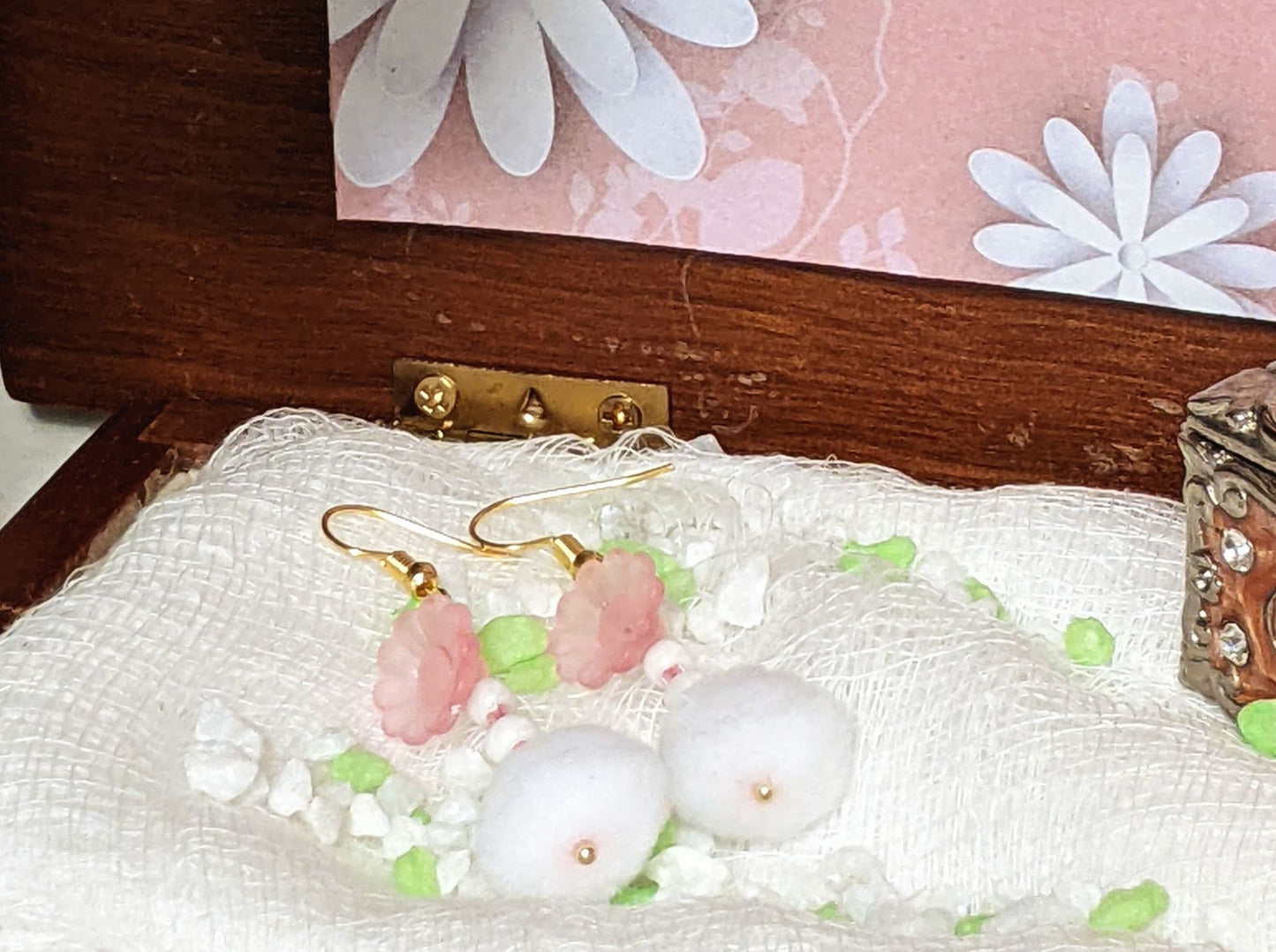 Flower Puff (earrings)