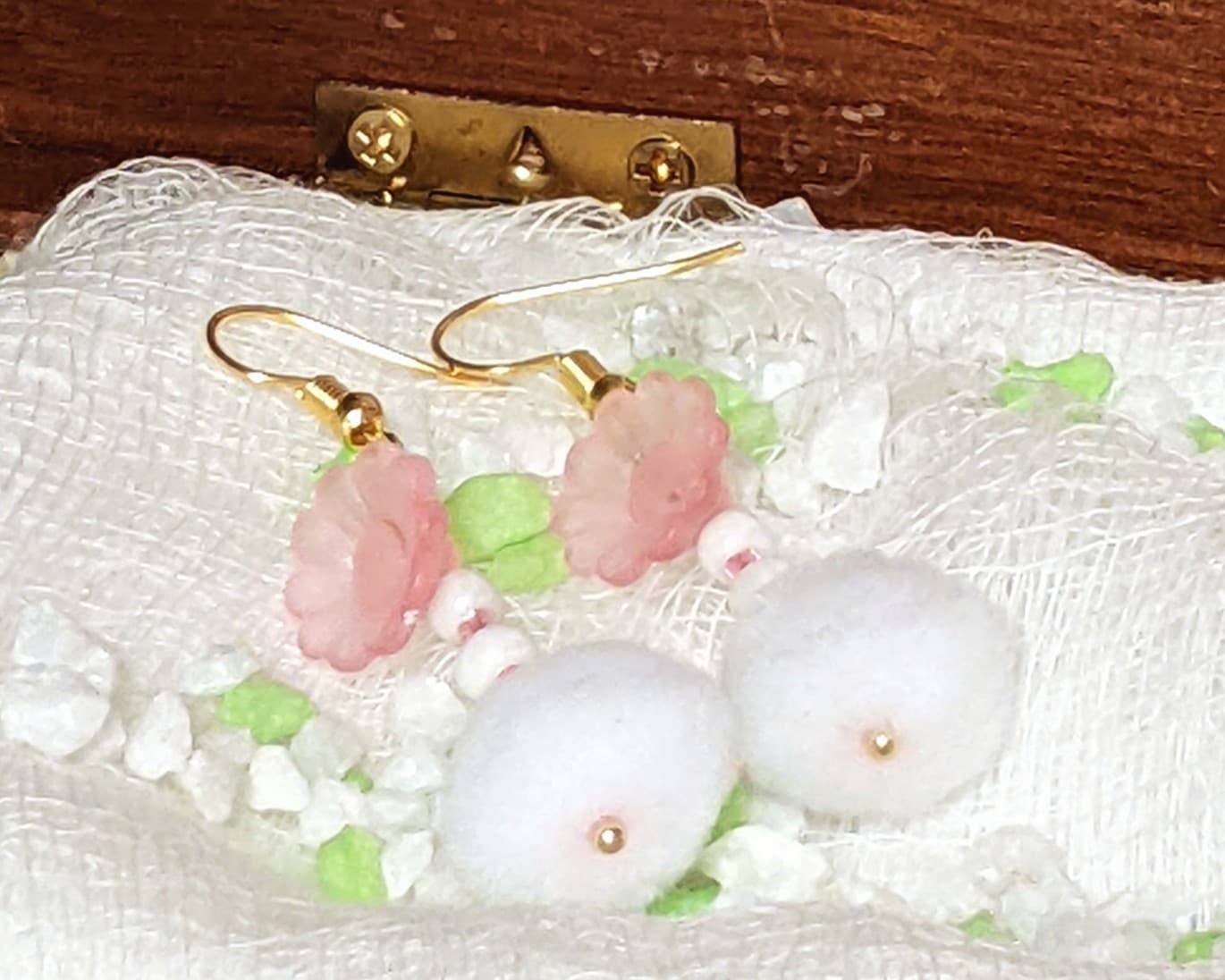 Flower Puff (earrings)
